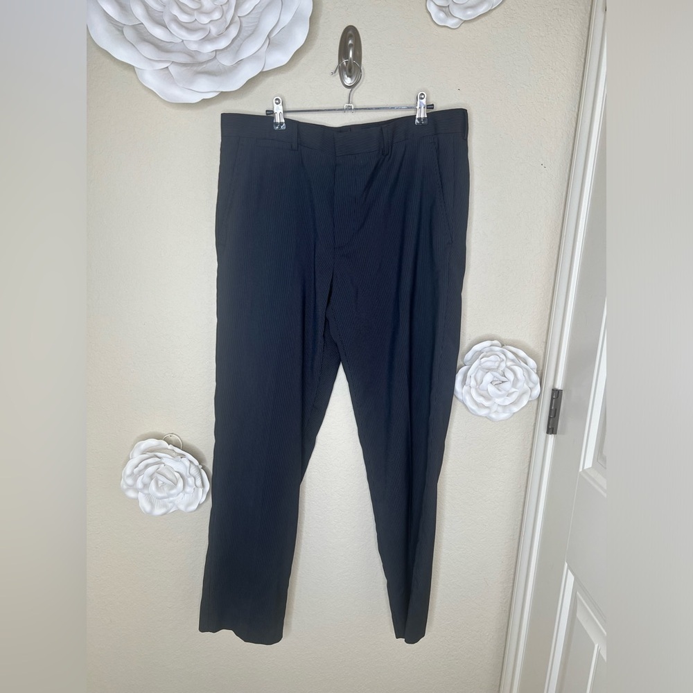 JF J. Ferrar Slim Fit Black with Gray Pin Stripes Dress Pants in Sz 36 x 30